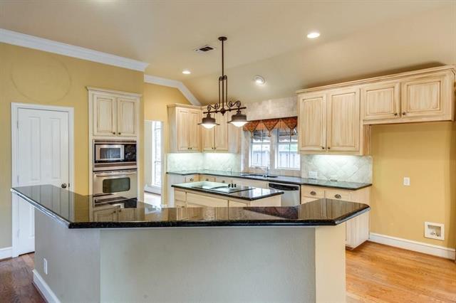 Building Photo - 725 Saxon Trail