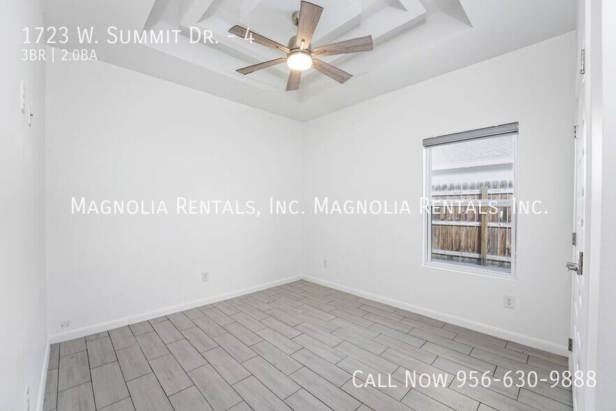 Building Photo - 1723 W Smt Dr