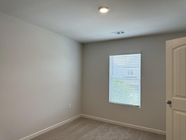 Building Photo - 2292 Blue Monarch Dr