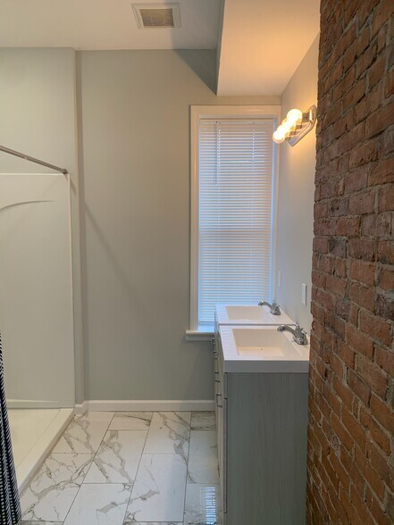 Bathroom - 23 Babcock St