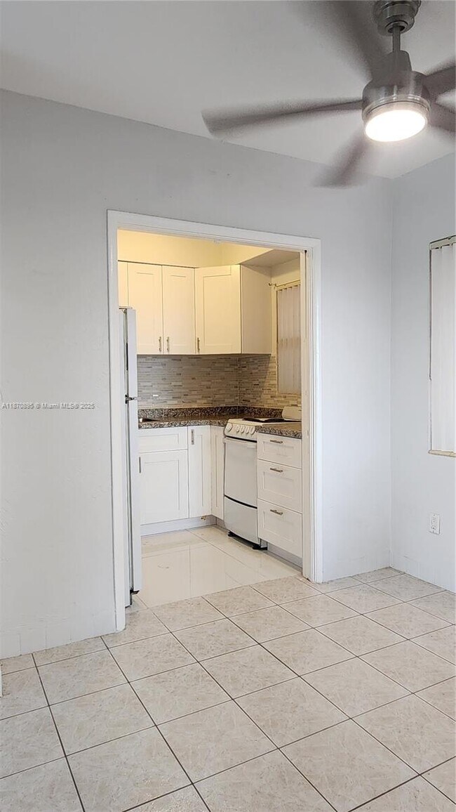 Building Photo - 505 S Ocean Dr
