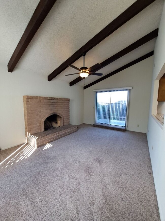 Building Photo - 4593 N Emerson Ave