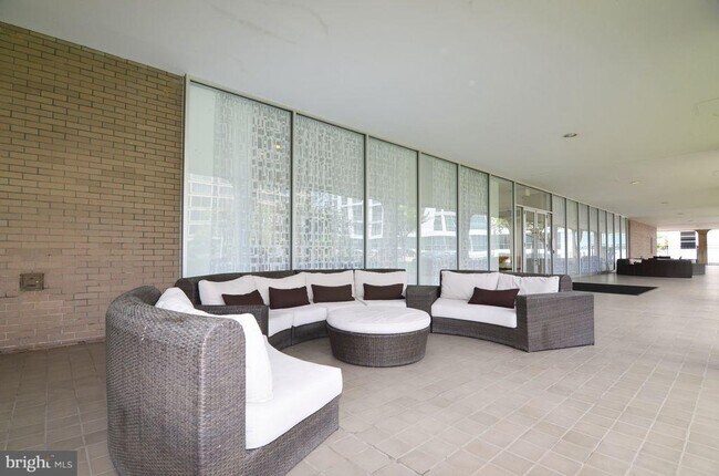 Building Photo - 1101 3rd St SW