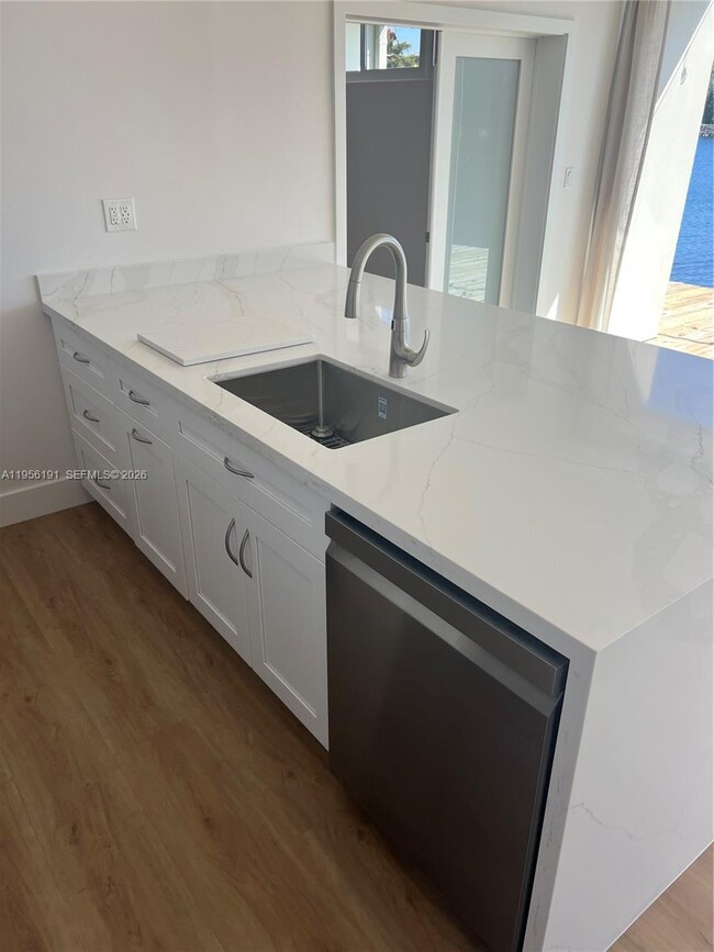 Building Photo - 6484 Miami Lakes Dr