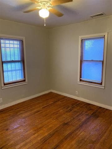 Building Photo - 107 S Cherry St