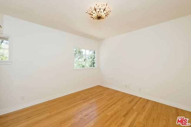 Building Photo - 1957 Mandeville Canyon Rd