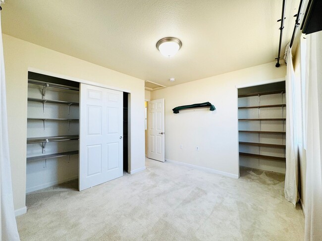 Building Photo - Charming 2 Bed, 2.5 Bath house located off of 119 and 287. Across from Longmont Rec Center and St...