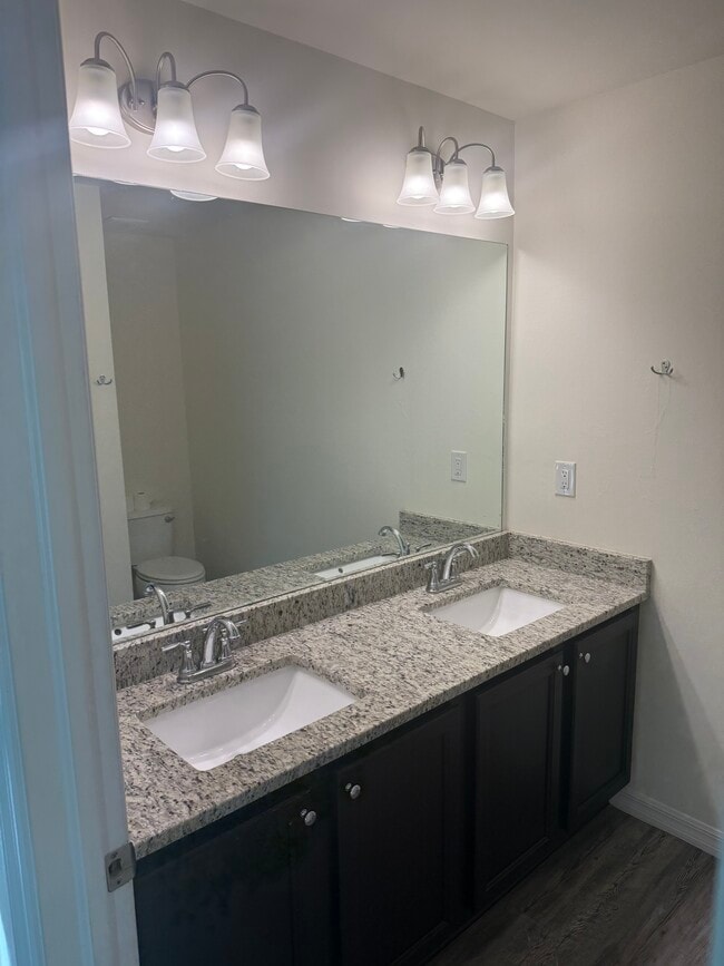 Building Photo - 1256 Saxony Cir