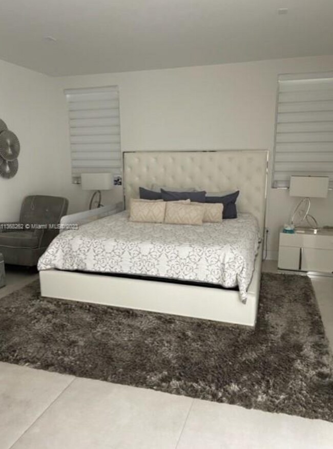 Building Photo - 10045 NW 76th Ter