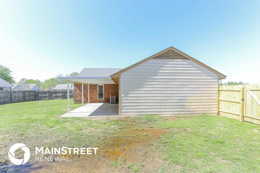 Building Photo - 7232 Layne Dr