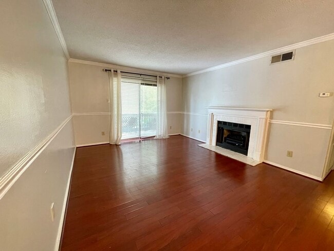 Building Photo - 6040 Grelot Rd