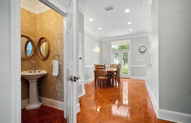 Building Photo - Avialable now!! 2 Bedroom, 2 Bath Cottage ...