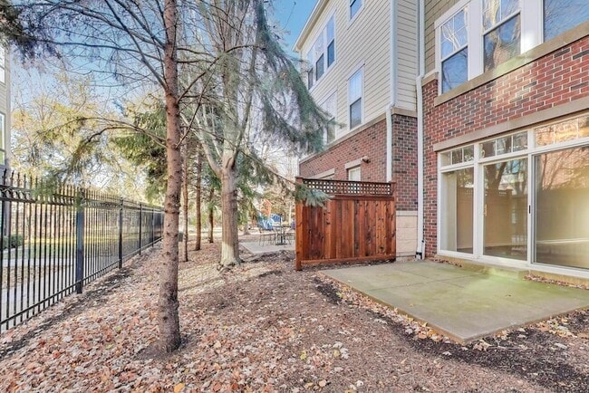 Building Photo - 513 Grove Ln