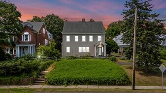 Building Photo - 1070 Whitney Ave