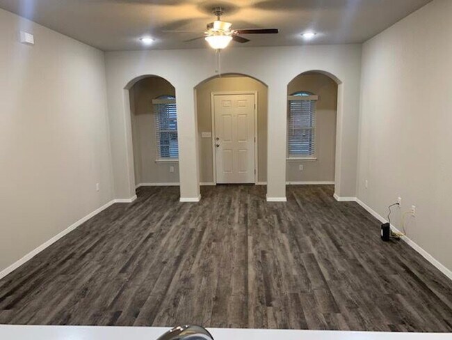 Building Photo - Spacious and Comfy 4 bedroom house in Bentonville! FOR RENT