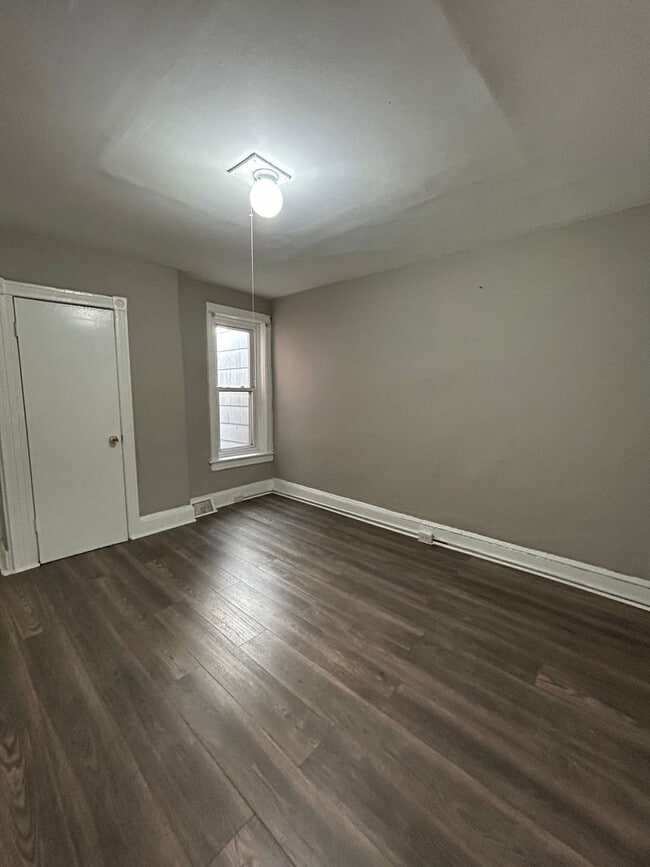 Building Photo - 821 Southard St