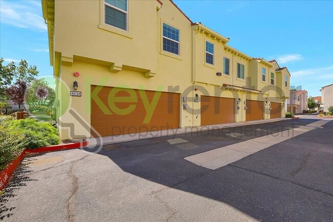 Building Photo - 5301 E Commerce Way