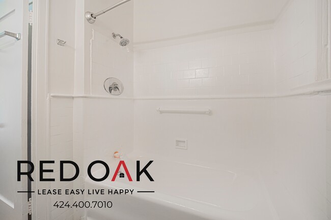 Building Photo - 2505 W 6th St