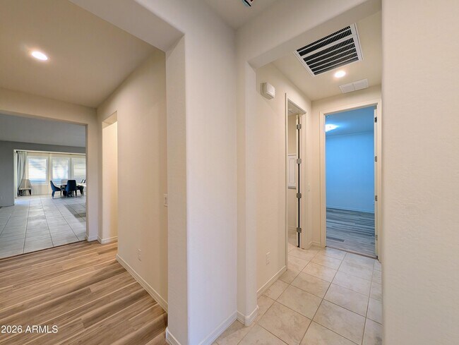 Building Photo - 5902 N 86th Dr