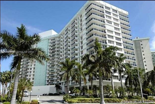 Building Photo - 3725 S Ocean Dr