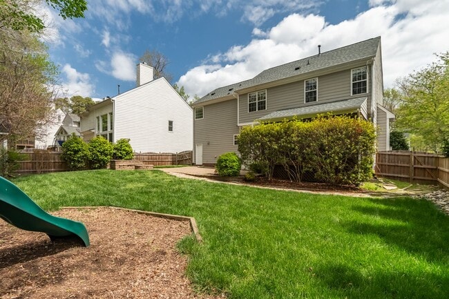Building Photo - Spacious 5-Bedroom Home with Screened Porch and Office