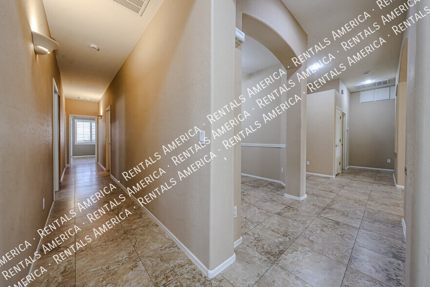 Building Photo - 8351 W Rosewood Ln