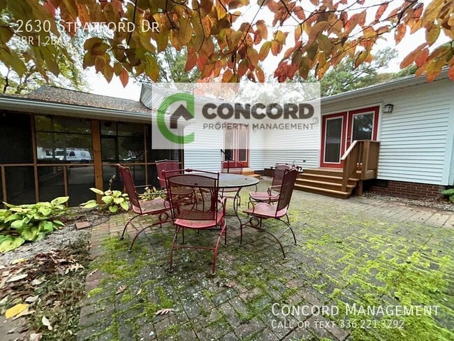 Building Photo - 2630 Stratford Dr