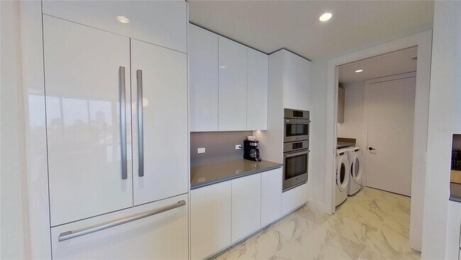 Building Photo - 777 3rd Ave N