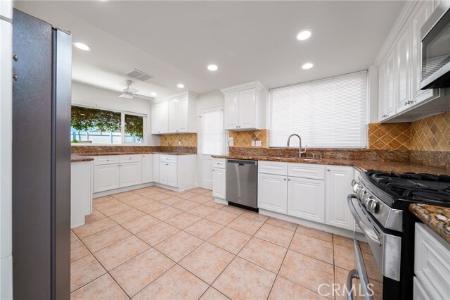 Building Photo - 1530 Elmsford Ave