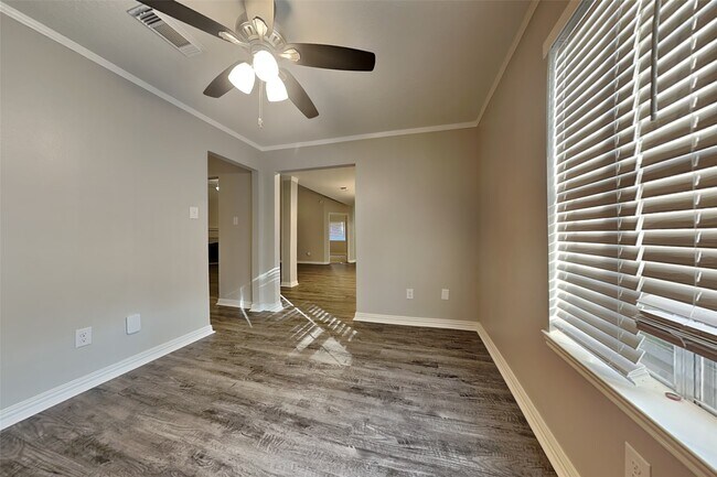 Building Photo - 18623 Singing Woods Dr