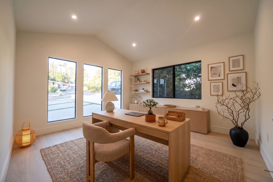 Building Photo - 4501 Canoga Dr