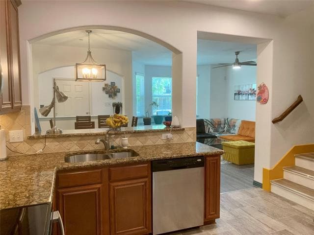 Building Photo - 2211 Carlisle St