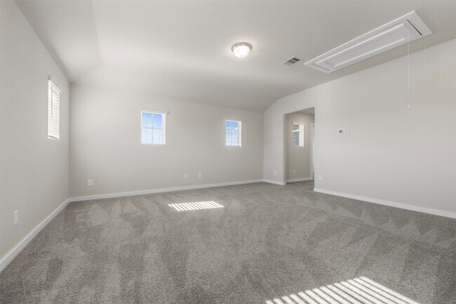 Building Photo - 38746 Yellowstone Dr