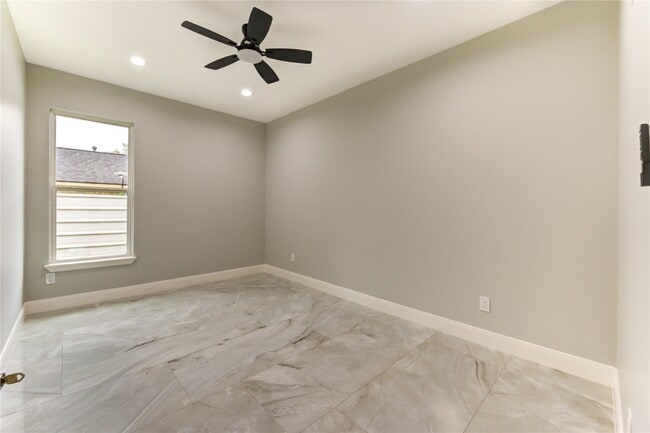 Building Photo - 1513 Sherl St