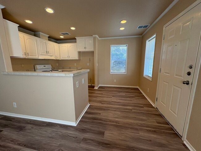 Building Photo - 10002 Sugarvine Ln