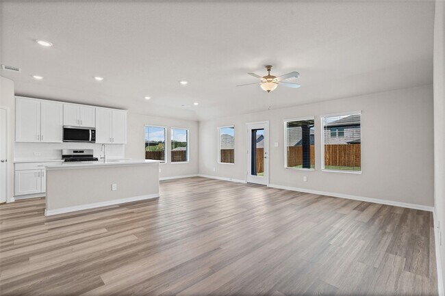 Building Photo - 416 Stagg St