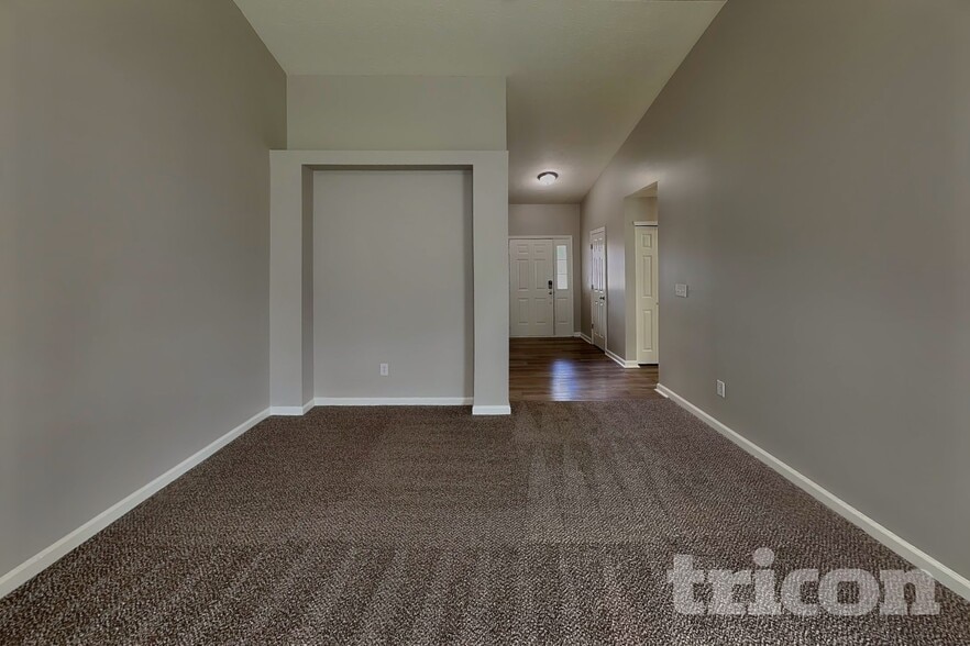 Building Photo - 4822 Penoyer Ln