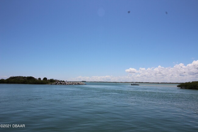 Building Photo - 1 Oceans W Blvd