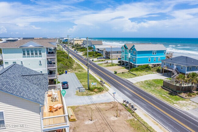 Building Photo - 1401 S Shore Dr