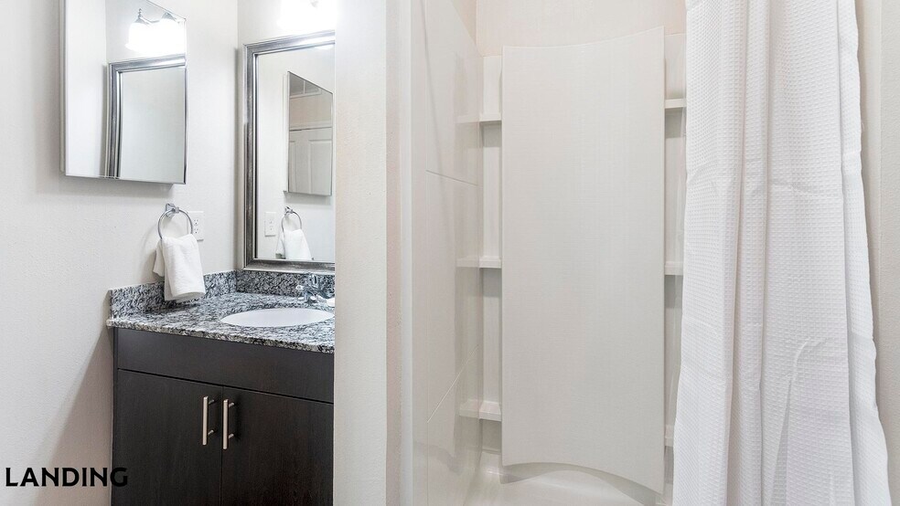 Building Photo - 655 W Mallard Creek Church Rd