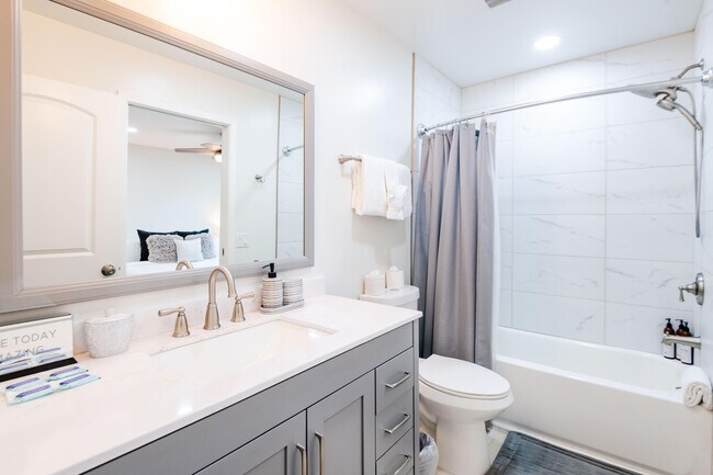 Building Photo - 79361 Port Royal Ave