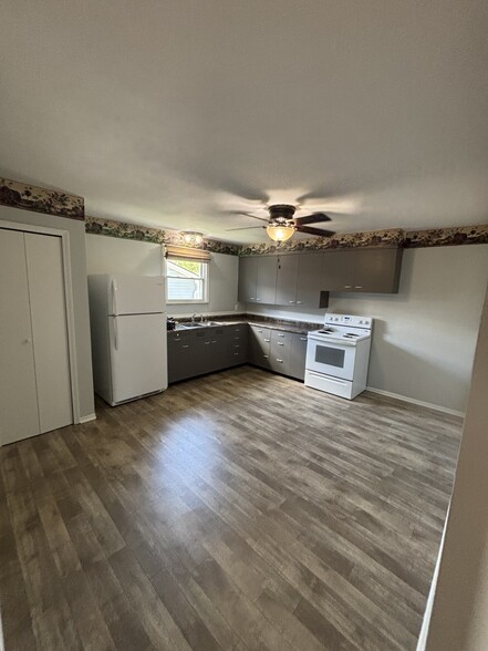 Kitchen with a vintage vibe - 864 Harlan St
