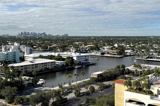 Building Photo - 3015 N Ocean Blvd