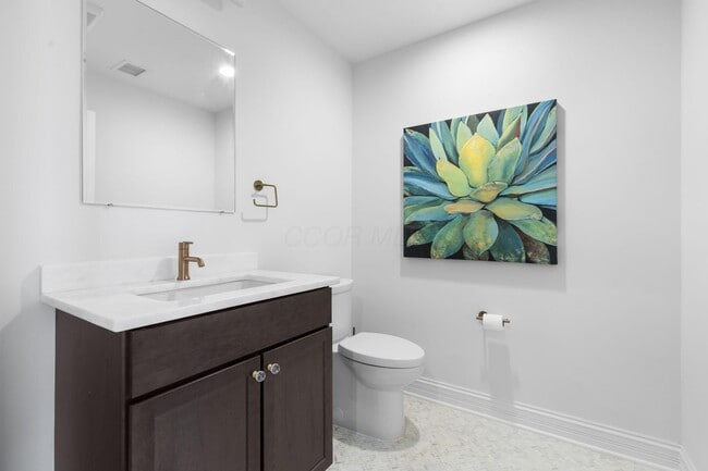 Building Photo - 50 W Broad St