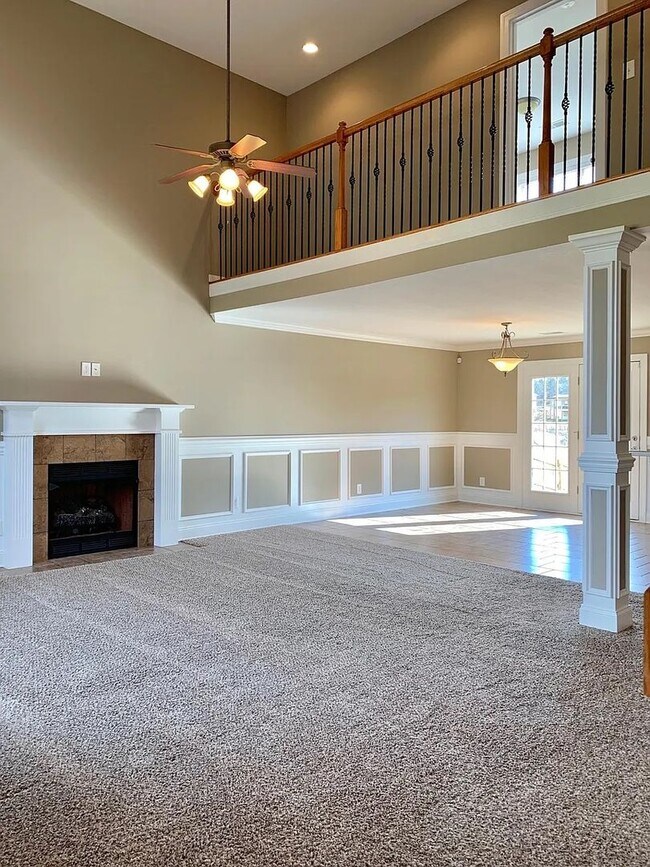 Building Photo - Charming 4-Bedroom Home in the Heart of Ad...