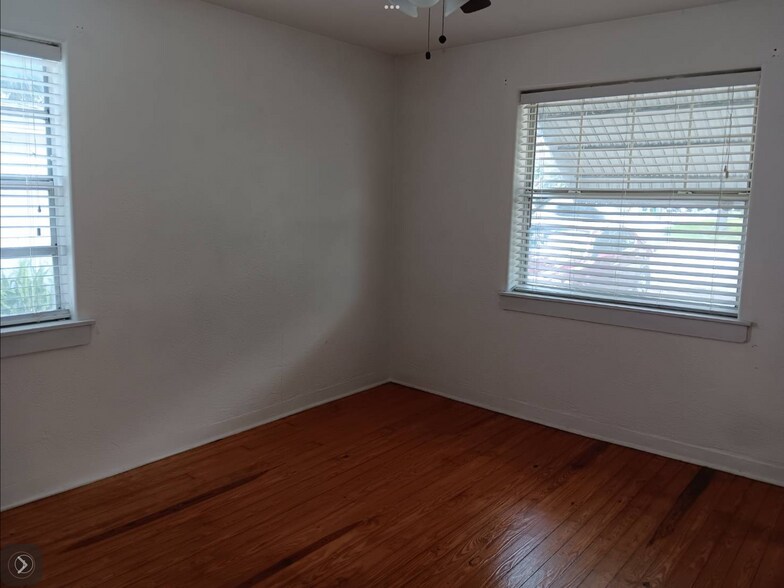 Building Photo - 141 White St