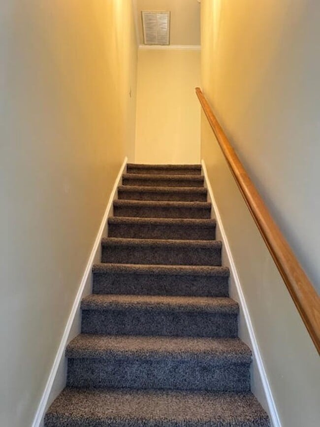 Building Photo - Affordable townhome in Milton, located in Ship Builders Village.