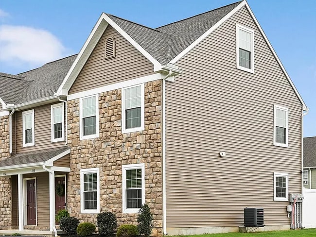 Building Photo - 858 Byler Cir