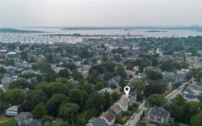 Building Photo - 3 Pell St