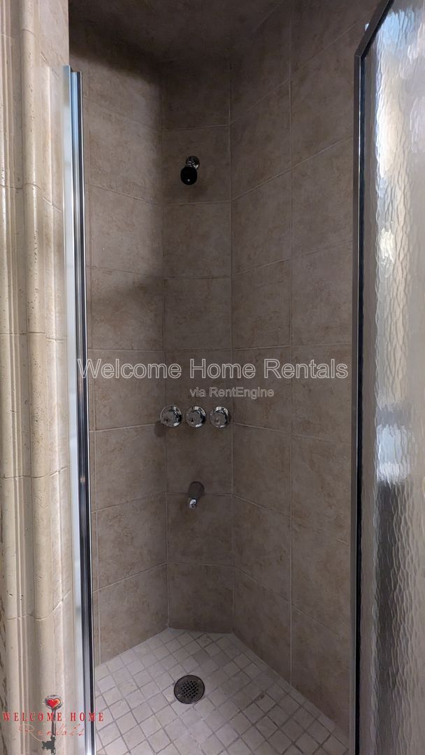 Building Photo - 4520 S Thompson Ave